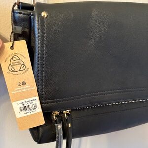 NWT black/gold Violet Ray crossbody multiple pockets